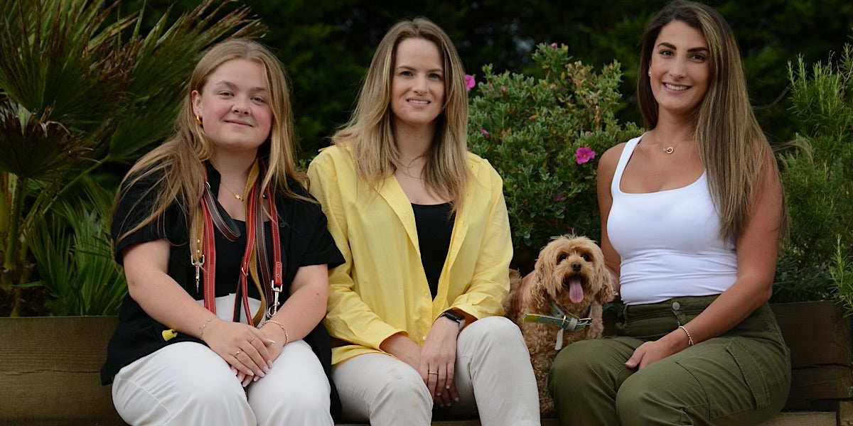 women and teenager dog outdoor autumn